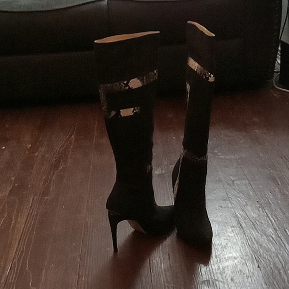Heeled boots - Picture 1 of 1